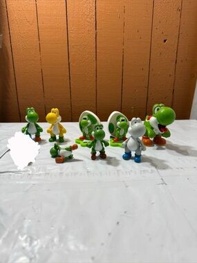 Yoshi bundle of 8